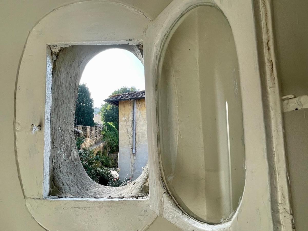 Surrounded By Greenery In The Heart Of * Florencia